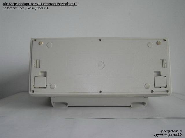 Compaq Portable II - 16.jpg